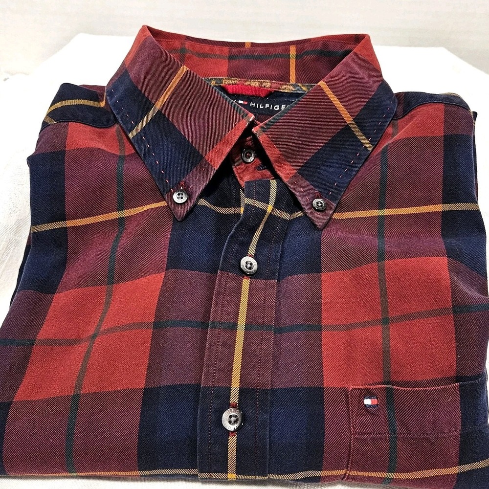 Tommy Hilfiger Men's Lg Red/Blue Plaid Lng Sleeve Shirt Contrasting Cuff Lining